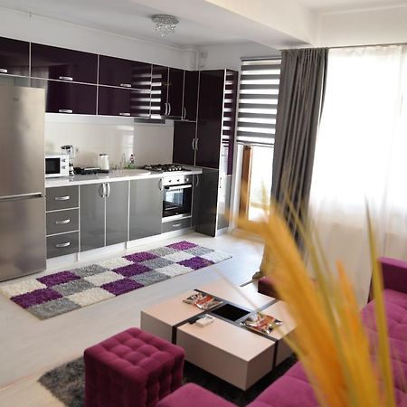 London Apartment Năvodari Екстериор снимка