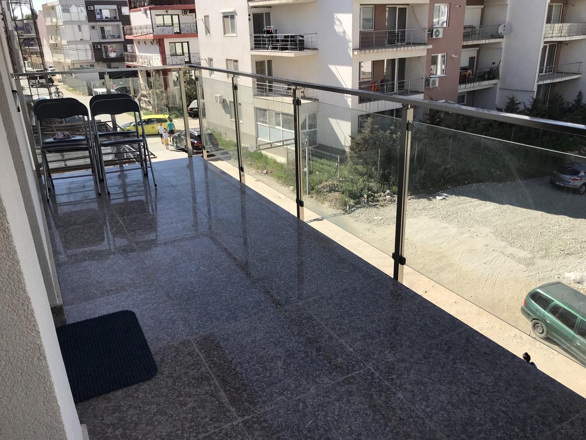 London Apartment Năvodari Екстериор снимка