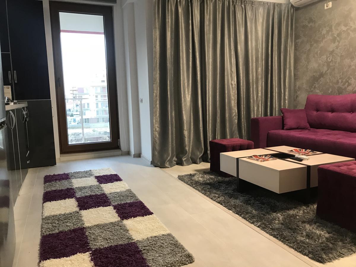 London Apartment Năvodari Екстериор снимка