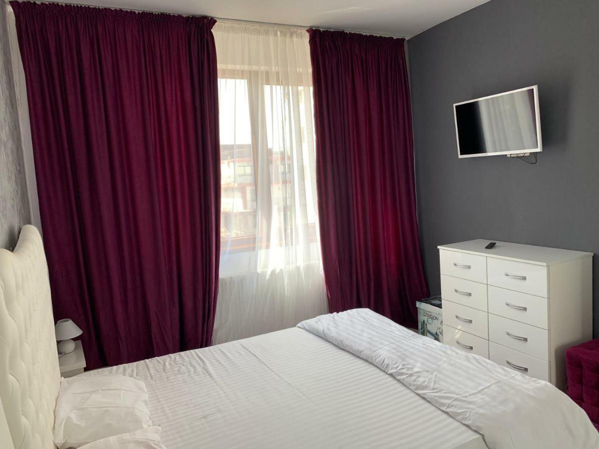 London Apartment Năvodari Екстериор снимка