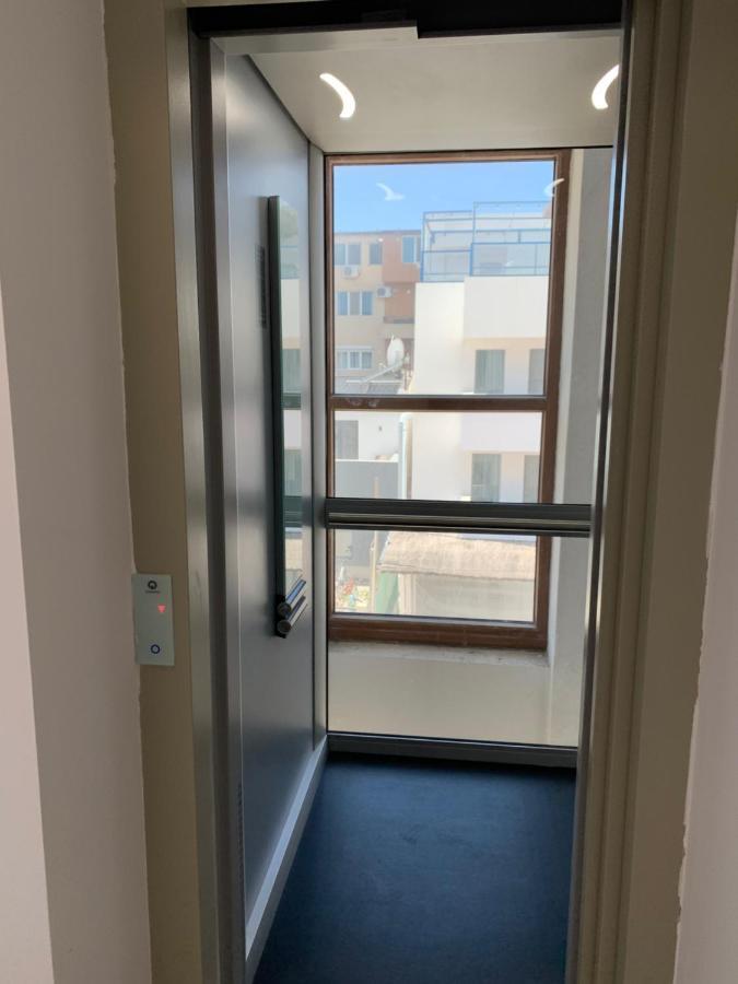 London Apartment Năvodari Екстериор снимка