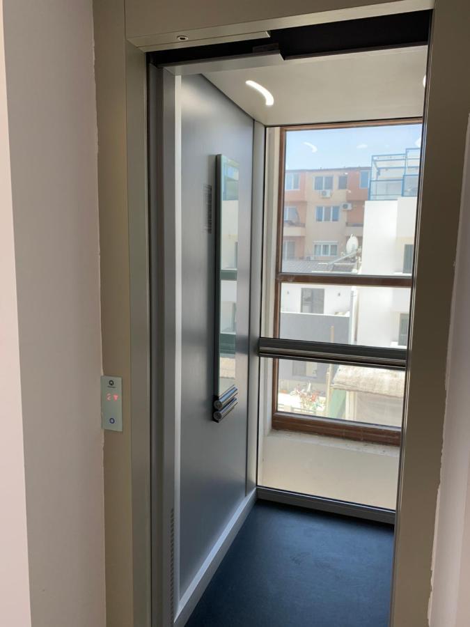 London Apartment Năvodari Екстериор снимка